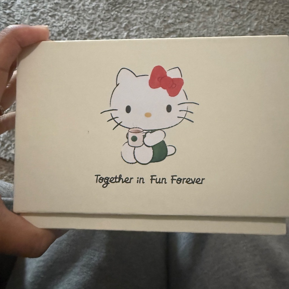 Hello Kitty X Starbucks Mug - Picture 3 of 3